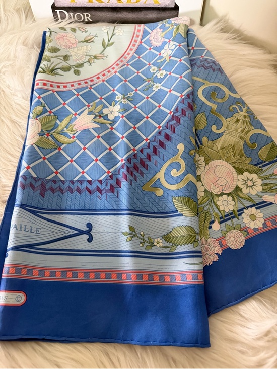Hermes Paris Jeux de Paille Blue Floral Silk Scarf.